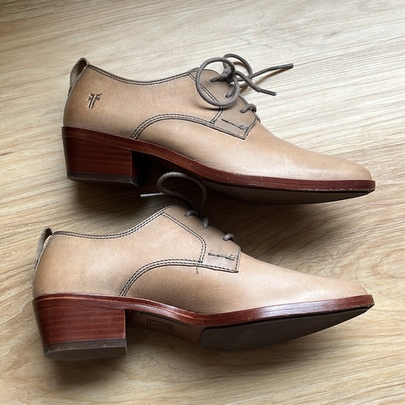 Frye Oxford with heel - Picture 5 of 6